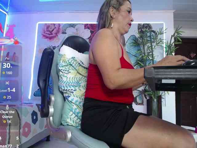 noelia-milf19 webcam