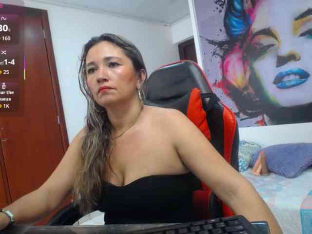 noelia-milf19 webcam