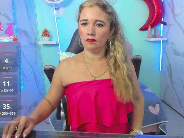 noelia-milf19 webcam