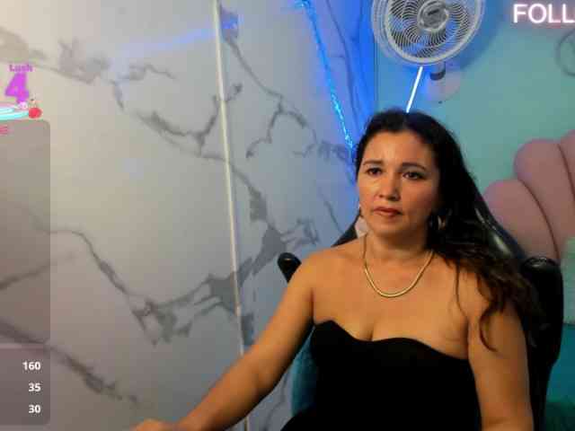 noelia-milf19 webcam