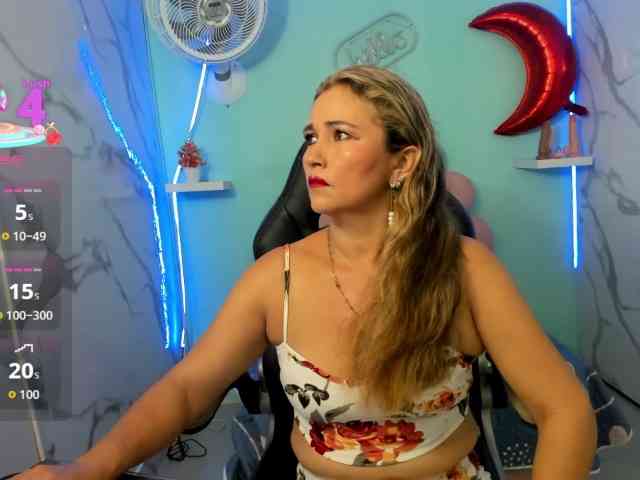 noelia-milf19 webcam