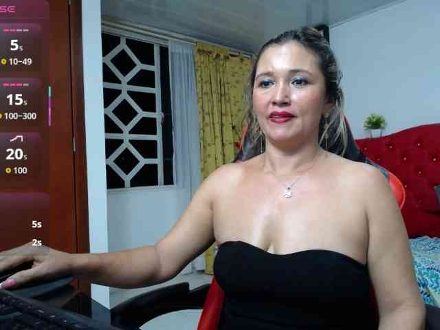 noelia-milf19 webcam