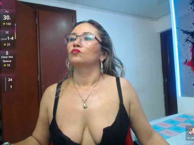 noelia-milf19 webcam