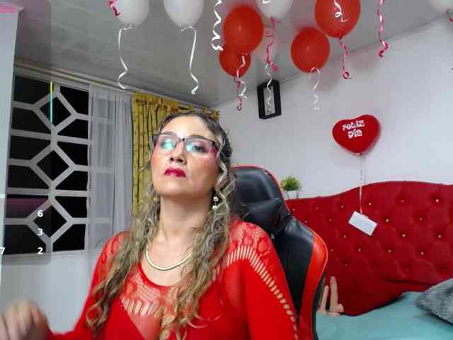 noelia-milf19 webcam