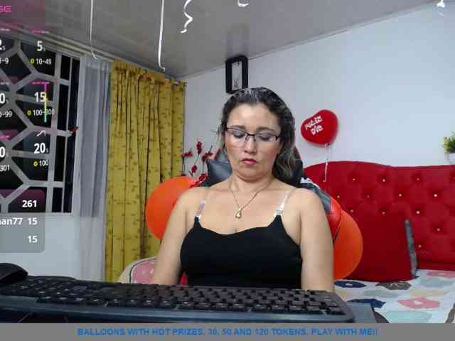 noelia-milf19 webcam