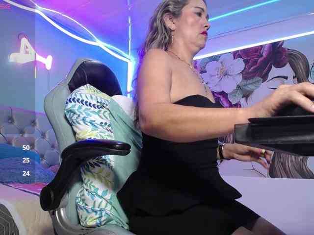 noelia-milf19 webcam