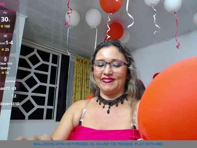 noelia-milf19 webcam