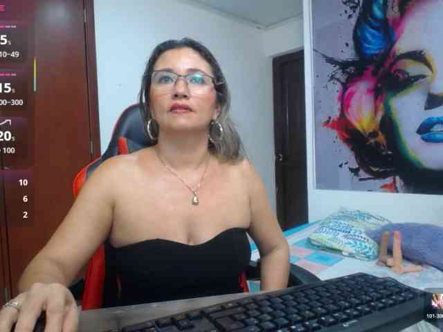 noelia-milf19 webcam