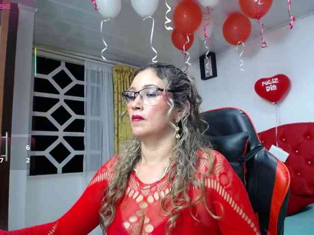 noelia-milf19 webcam