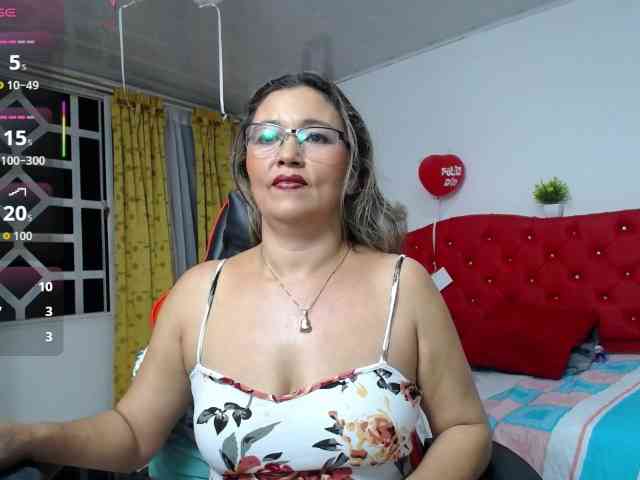 noelia-milf19 webcam