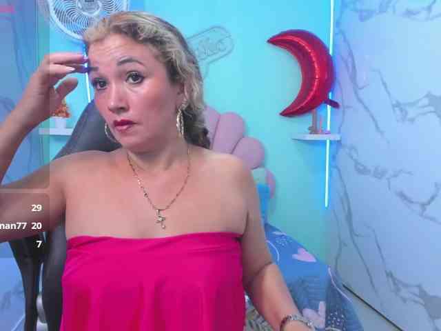 noelia-milf19 webcam