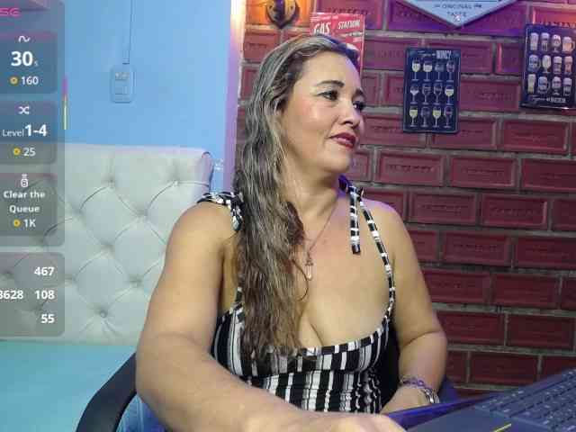 noelia-milf19 webcam