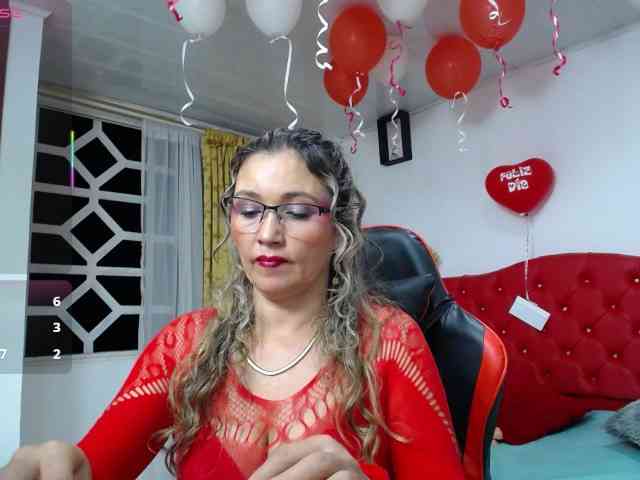 noelia-milf19 webcam