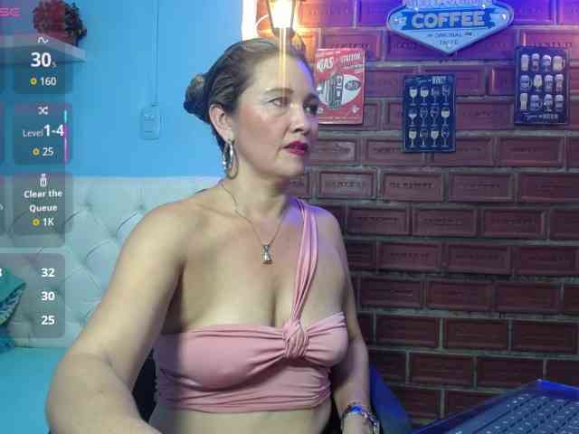 noelia-milf19 webcam