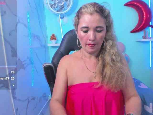 noelia-milf19 webcam