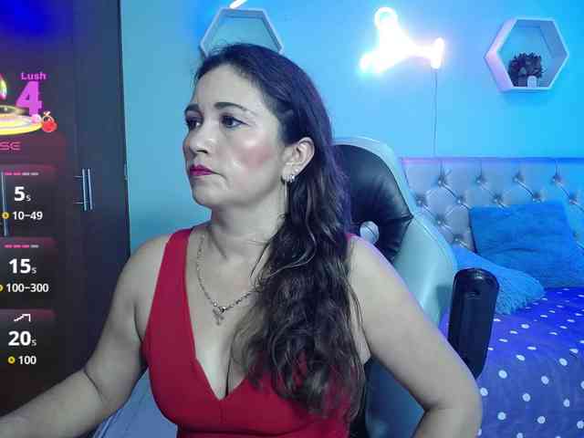 noelia-milf19 webcam