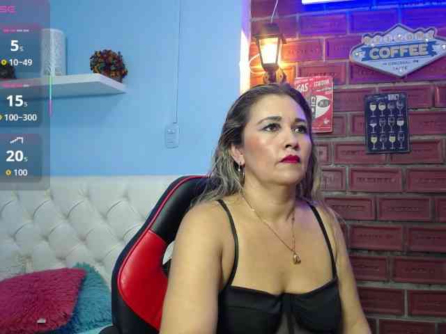 noelia-milf19 webcam