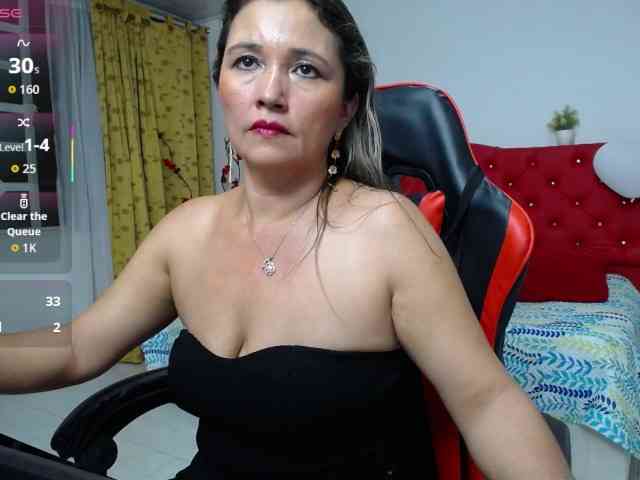 noelia-milf19 webcam