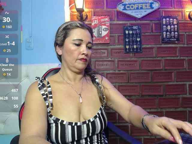 noelia-milf19 webcam