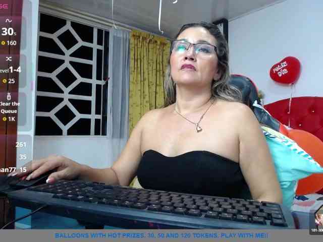 noelia-milf19 webcam