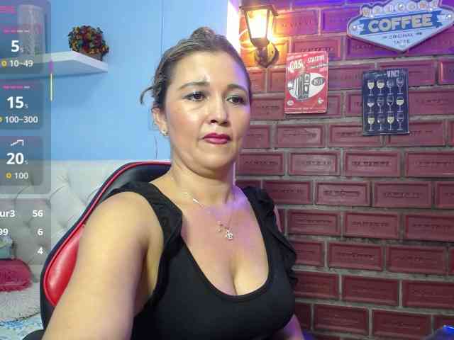 noelia-milf19 webcam
