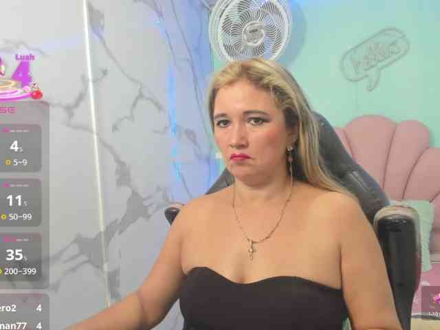 noelia-milf19 webcam