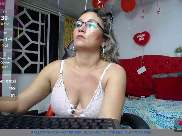 noelia-milf19 webcam