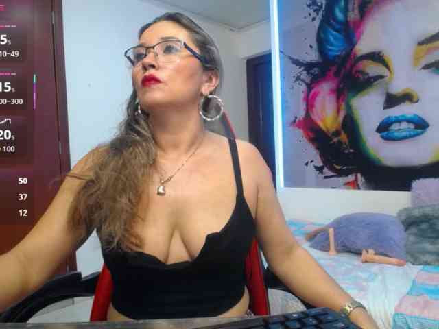 noelia-milf19 webcam