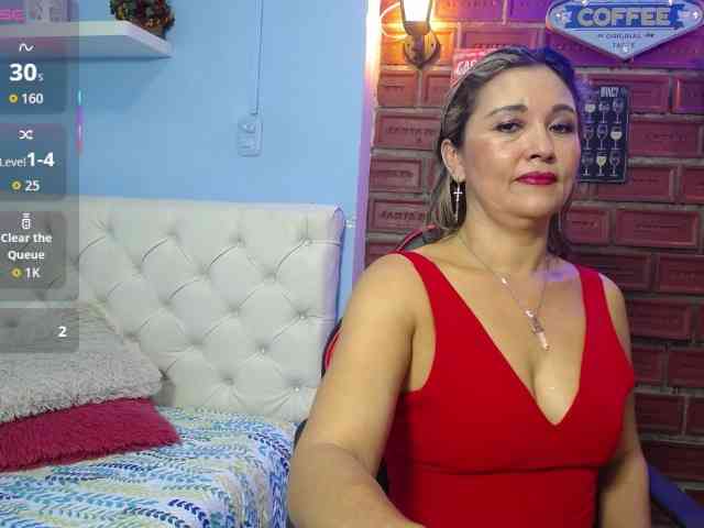 noelia-milf19 webcam