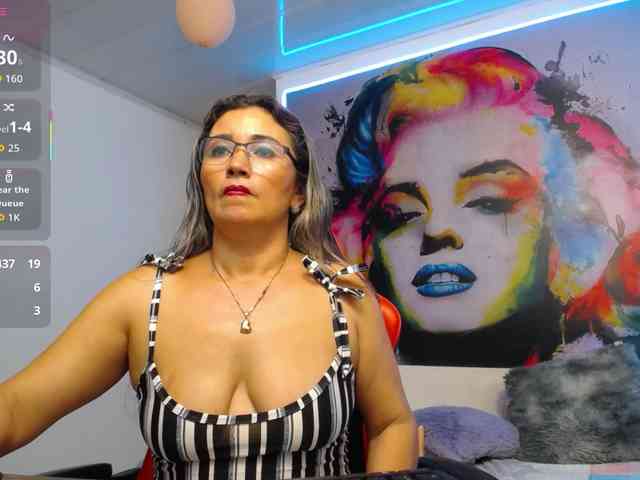 noelia-milf19 webcam