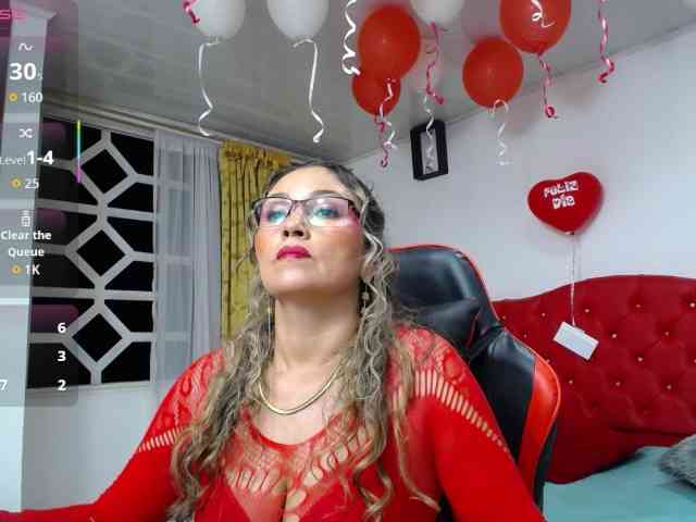noelia-milf19 webcam