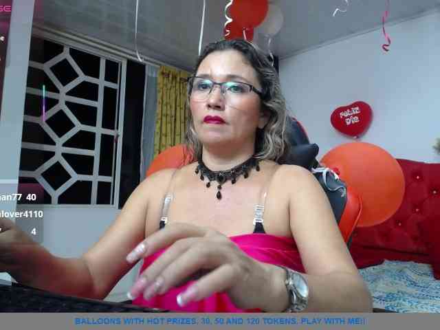 noelia-milf19 webcam