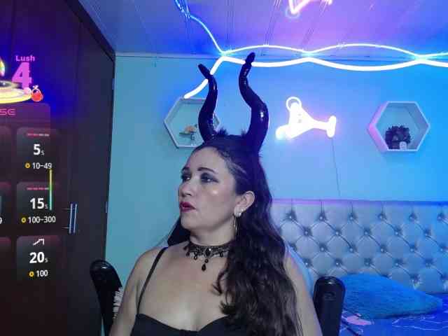 noelia-milf19 webcam