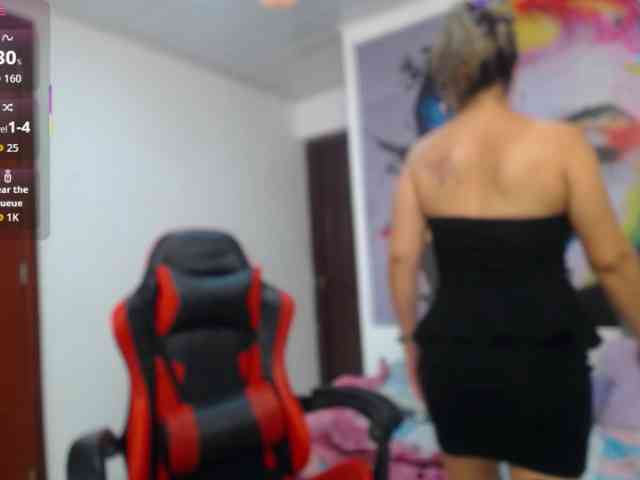 noelia-milf19 webcam