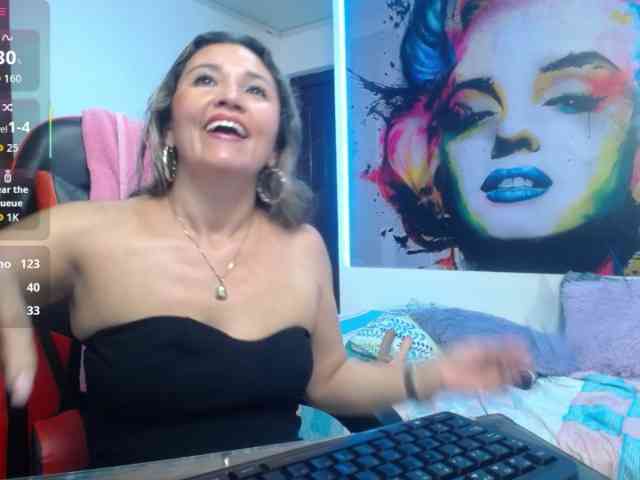 noelia-milf19 webcam