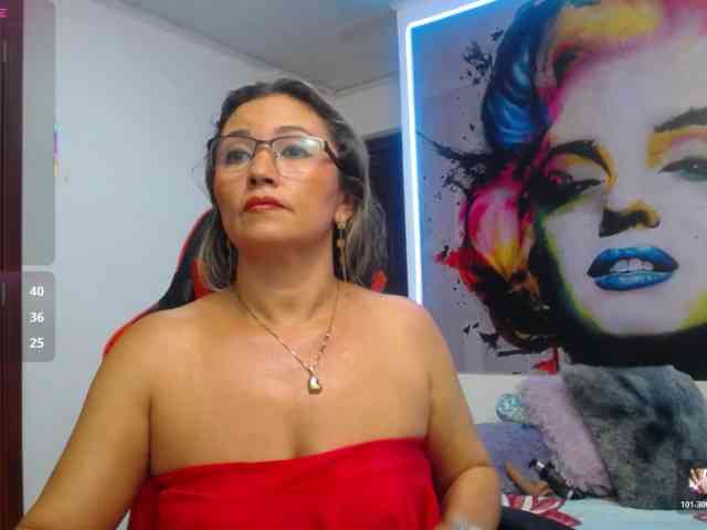 noelia-milf19 webcam