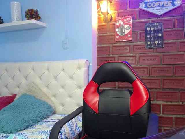 noelia-milf19 webcam