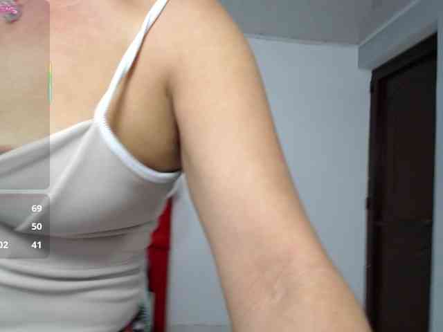 noelia-milf19 webcam