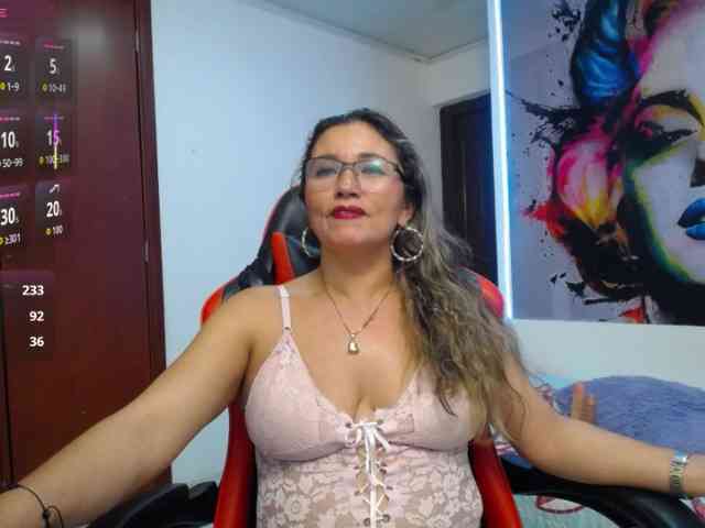 noelia-milf19 webcam