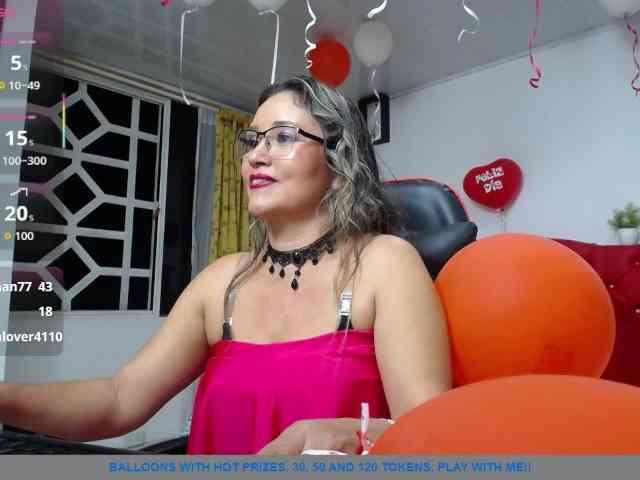 noelia-milf19 webcam