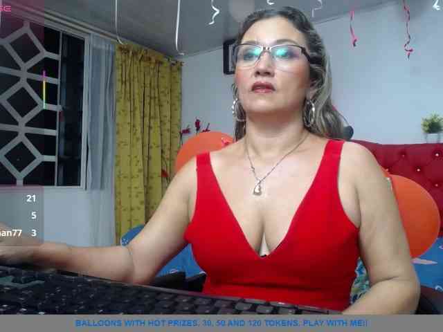 noelia-milf19 webcam