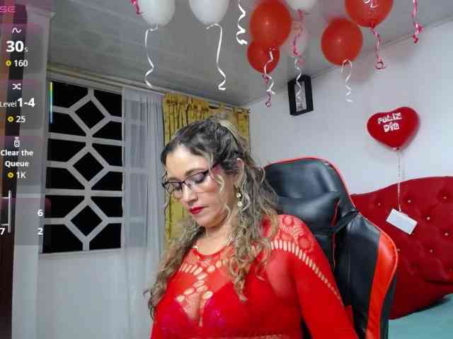 noelia-milf19 webcam