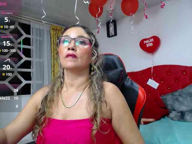 noelia-milf19 webcam