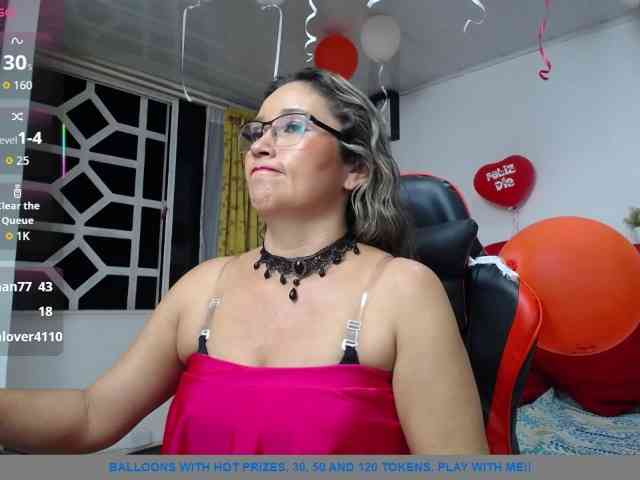 noelia-milf19 webcam