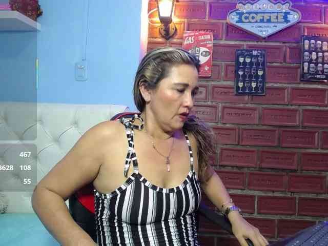 noelia-milf19 webcam