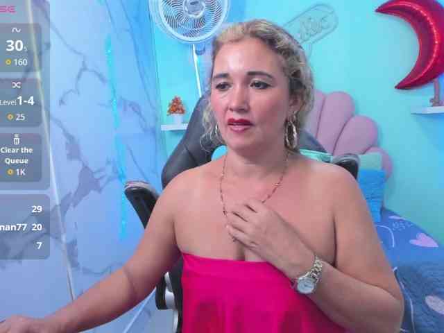 noelia-milf19 webcam