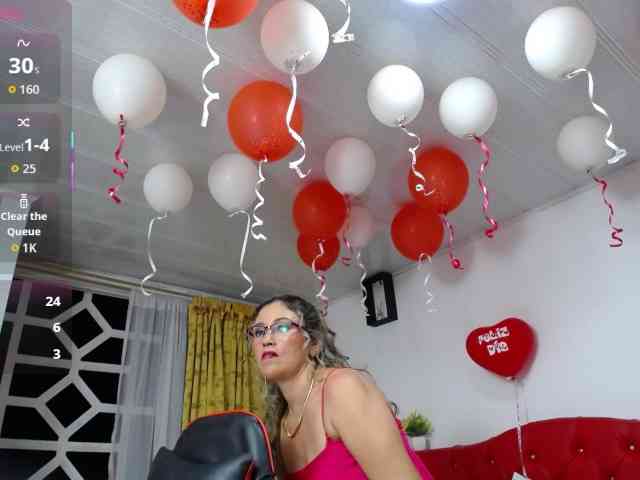noelia-milf19 webcam