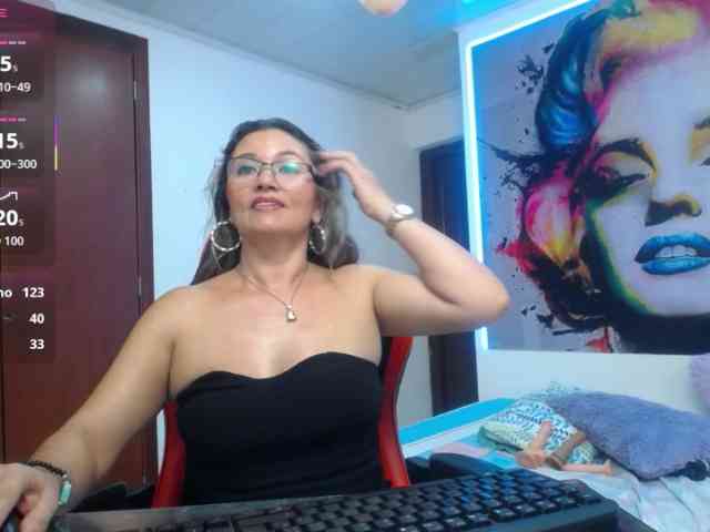 noelia-milf19 webcam