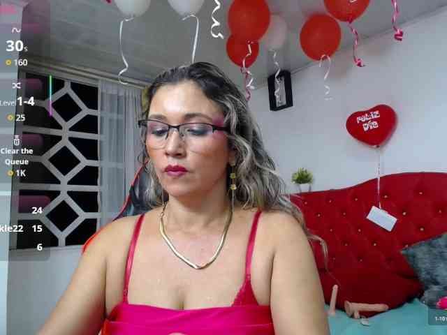 noelia-milf19 webcam