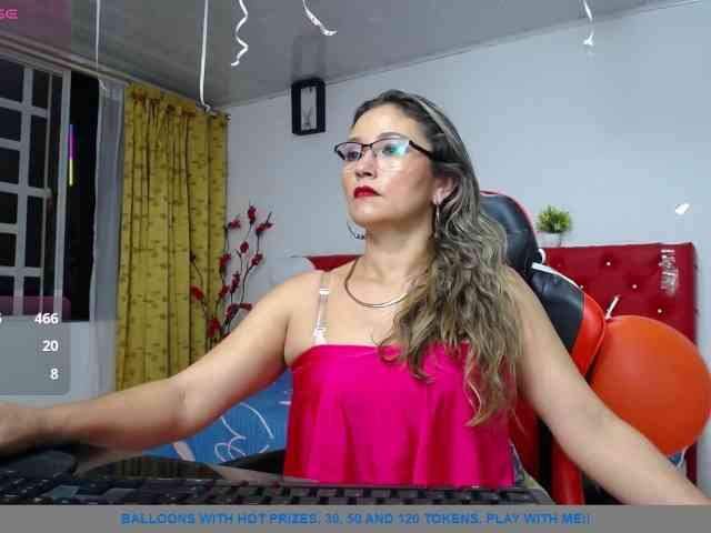 noelia-milf19 webcam